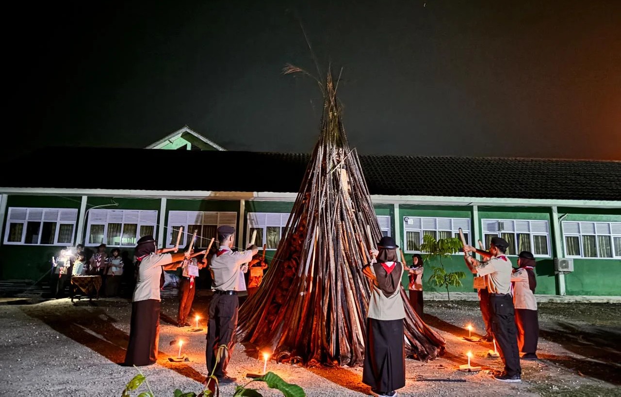 Upacara Unggun Api MAN 1 Pangandaran, Tanamkan Nilai Persaudaraan dan Kepedulian Sosial